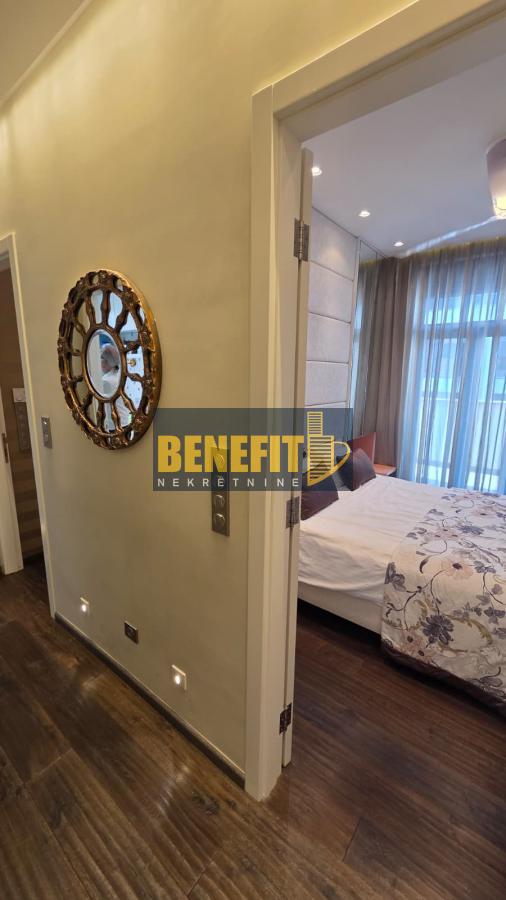 Slika 7 - Četvorosoban stan za izdavanje, 201m2, 2.900€