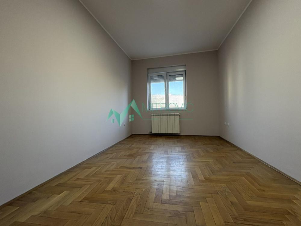 Glavna slika -Dvosoban stan za izdavanje, 61m2, 400€