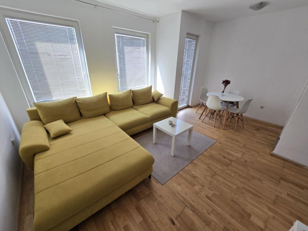 Slika 1 - Novogradska, Dvosoban stan za izdavanje, 45m2, 550€