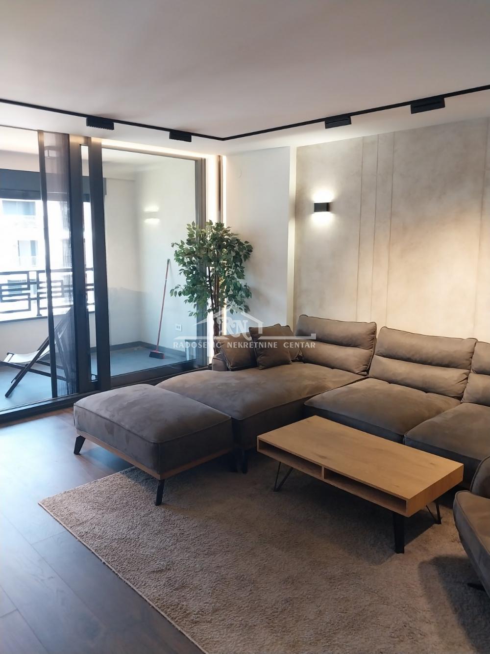 Slika 1 - Niška, Petosoban stan na prodaju, 198m2, 870.000€
