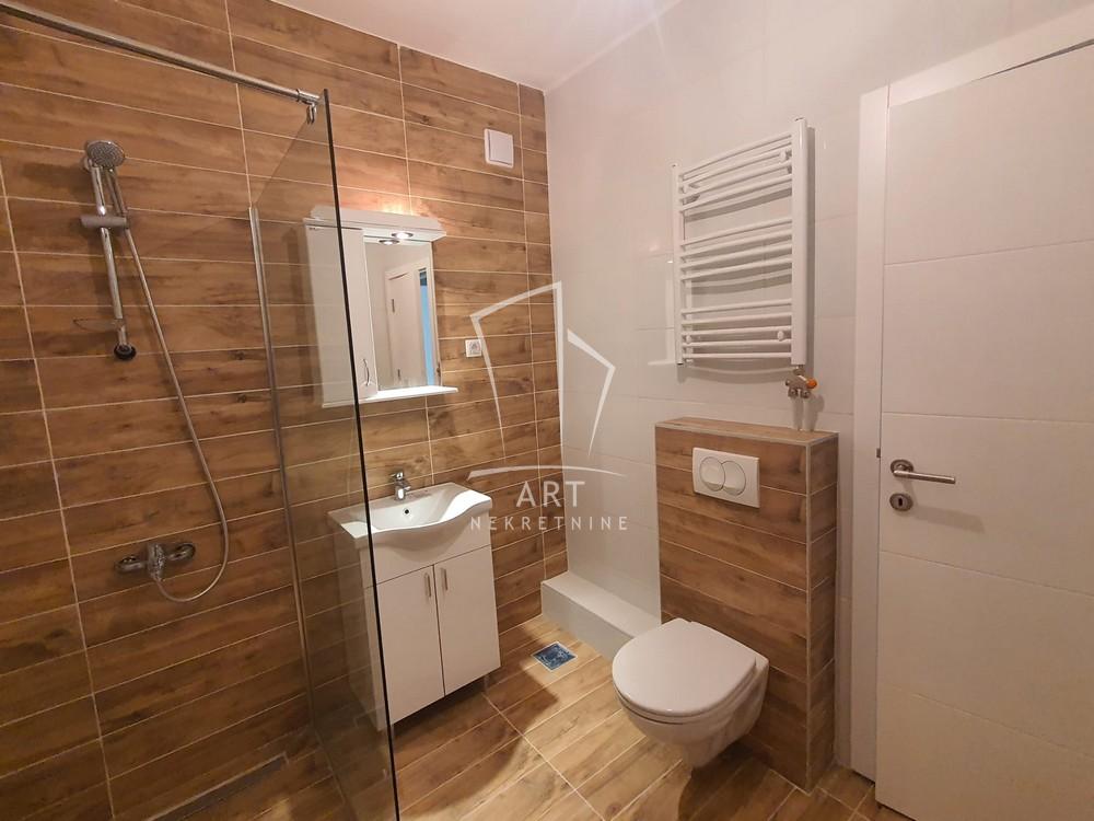 Slika 7 - Banjska, Trosoban stan na prodaju, 62m2, 305.500€