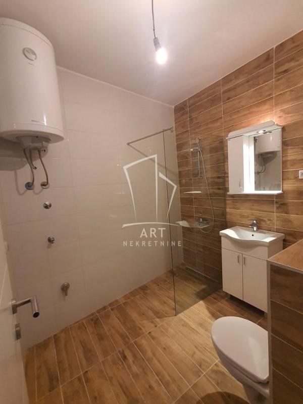 Slika 6 - Banjska, Trosoban stan na prodaju, 62m2, 305.500€