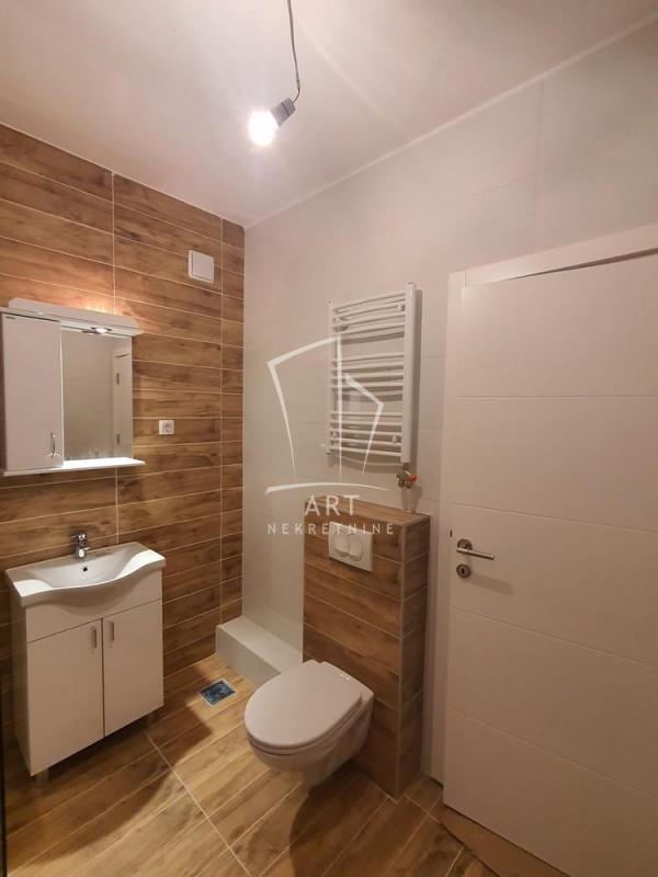 Slika 8 - Banjska, Trosoban stan na prodaju, 62m2, 305.500€