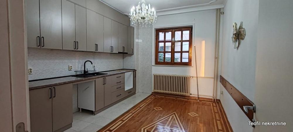 Slika 11 - Pante Srećkovića, Četvorosoban stan za izdavanje, 120m2, 1.250€