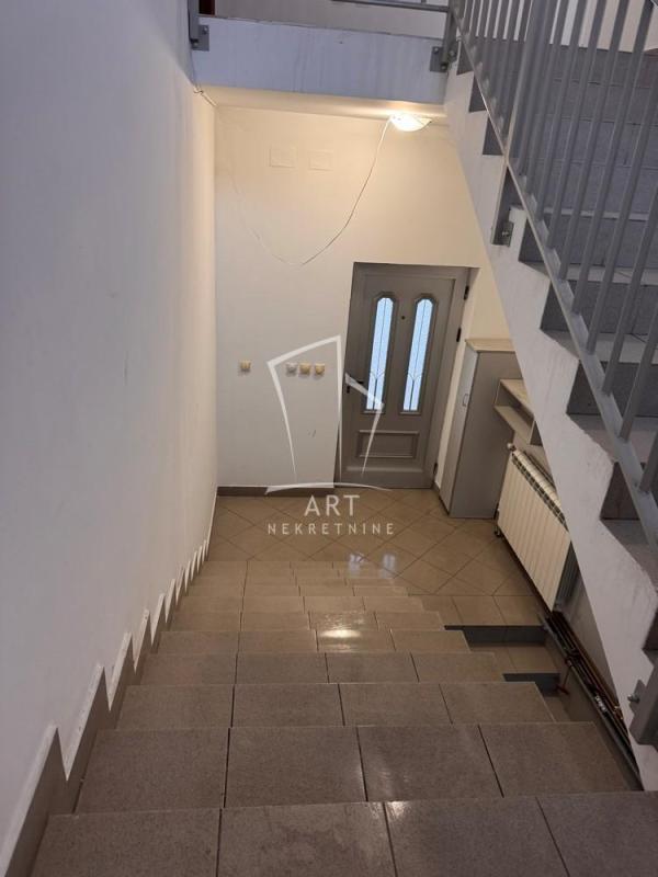 Slika 8 - Ugrinovački put 2. deo, Trosoban stan za izdavanje, 97m2, 790€