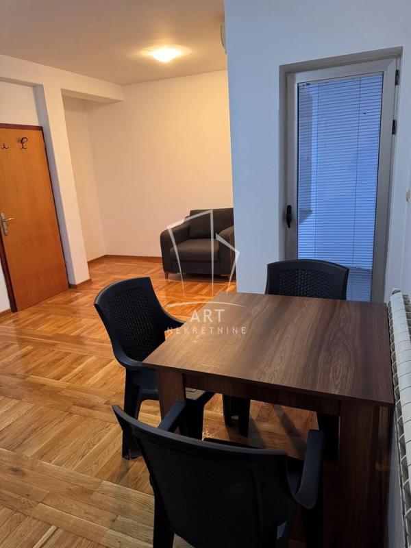 Slika 1 - Ugrinovački put 2. deo, Trosoban stan za izdavanje, 97m2, 790€