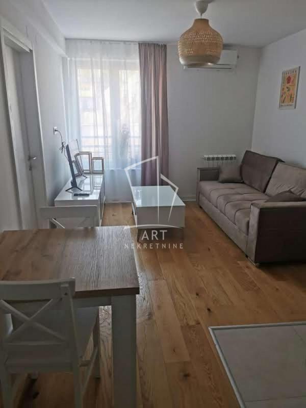 Glavna slika -Kraljice Natalije, Jednoiposoban stan za izdavanje, 40m2, 750€