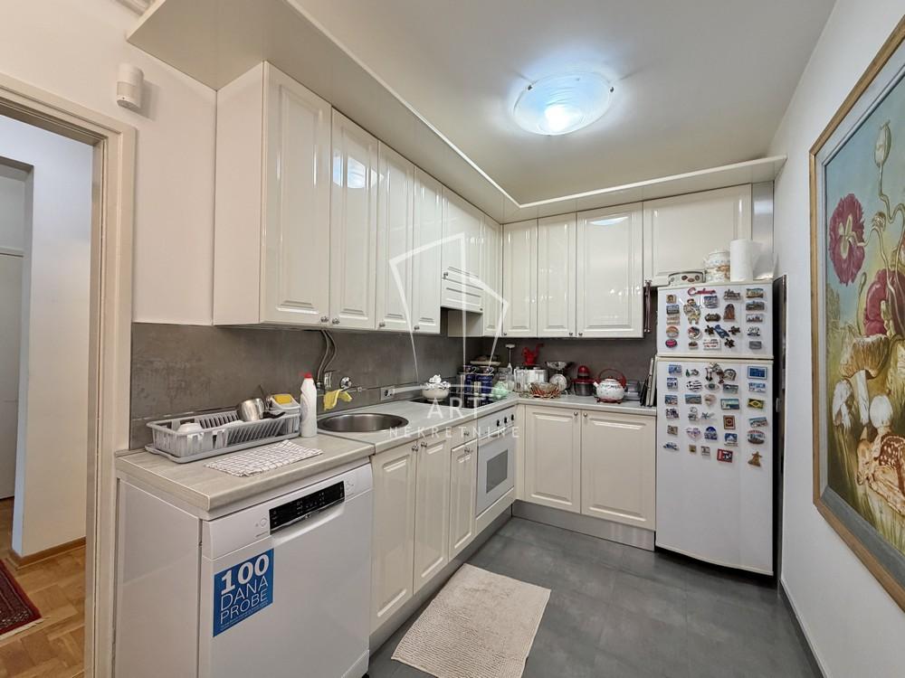 Slika 2 - Generala Mihajla Nedeljkovića,  Kuća za izdavanje, 234m2, 3.000€