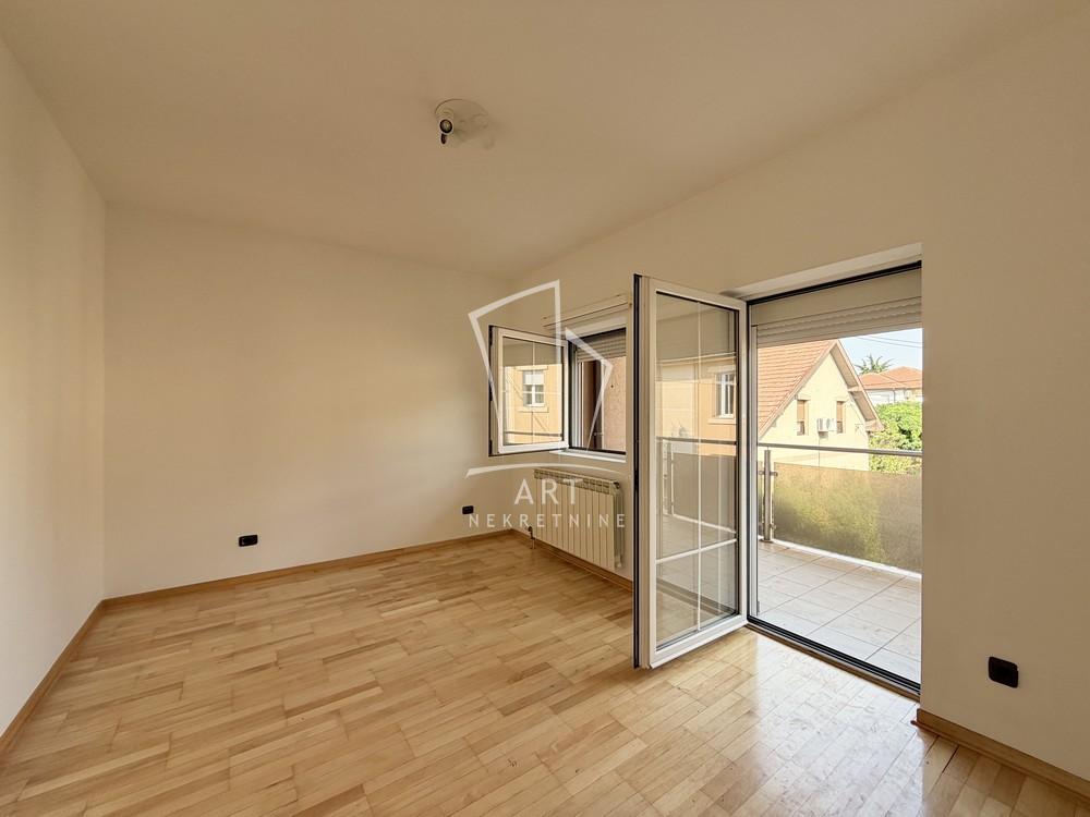 Slika 10 - Geteova,  Kuća za izdavanje, 227m2, 2.000€
