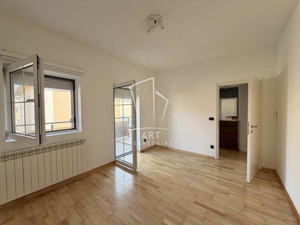 Slika 11 - Geteova,  Kuća za izdavanje, 227m2, 2.000€