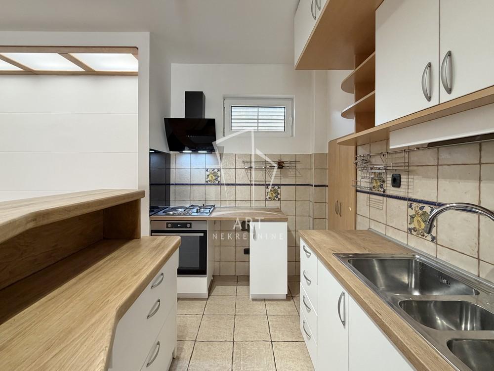 Slika 3 - Geteova,  Kuća za izdavanje, 227m2, 2.000€