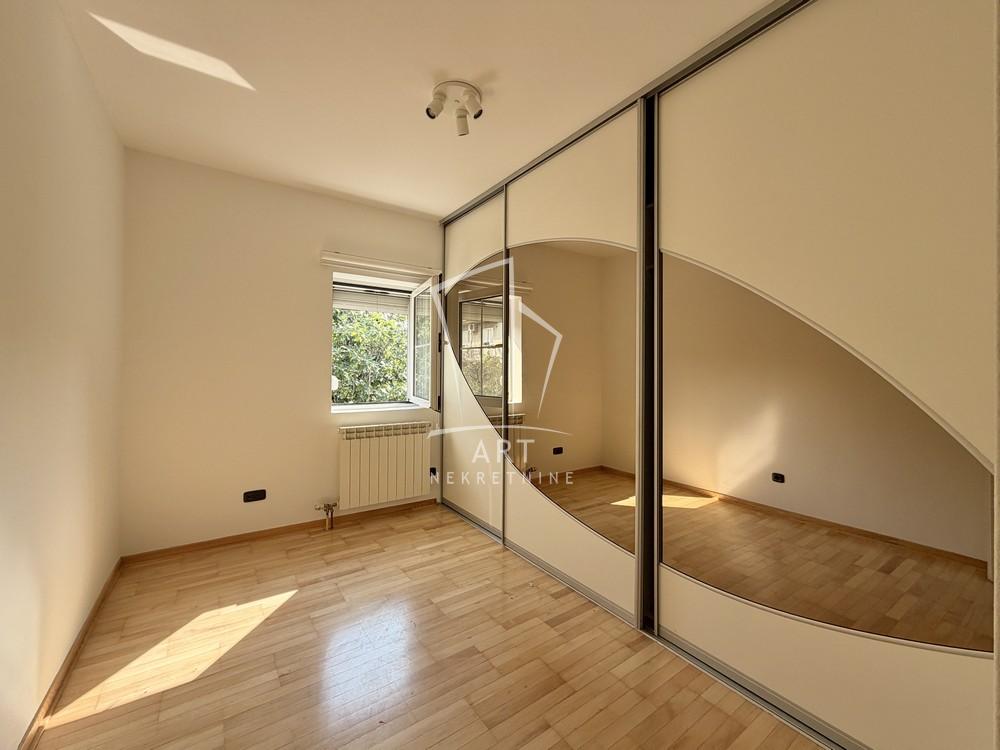 Slika 8 - Geteova,  Kuća za izdavanje, 227m2, 2.000€