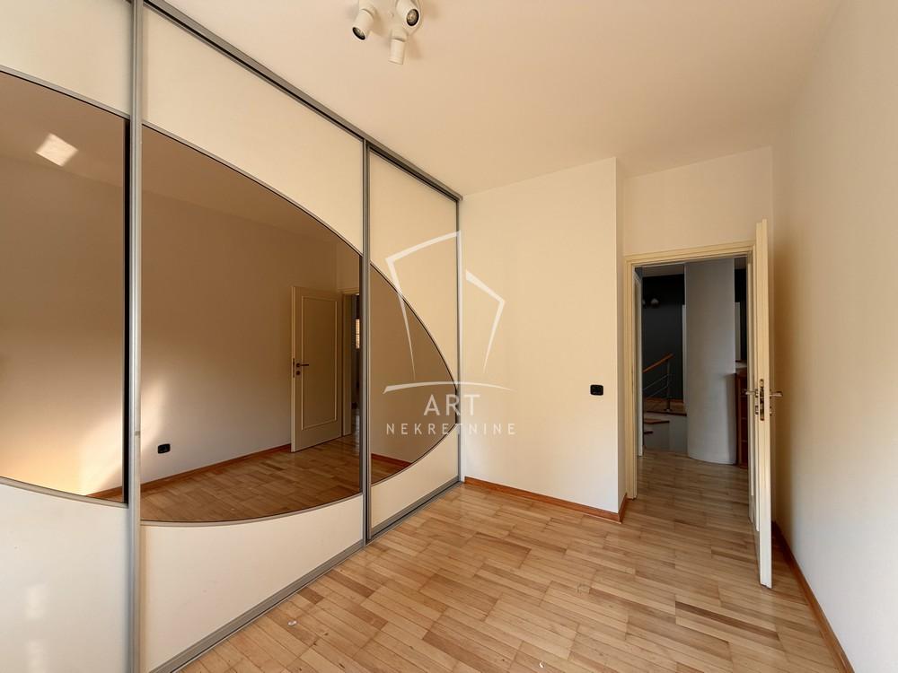 Slika 9 - Geteova,  Kuća za izdavanje, 227m2, 2.000€