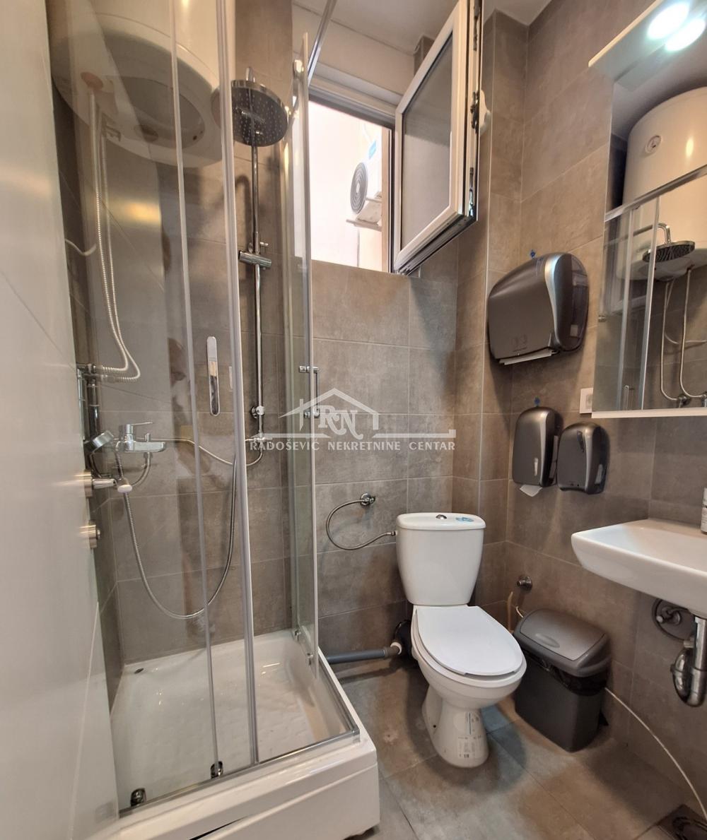 Slika 9 - Pećska, Četvoroiposoban stan na prodaju, 118m2, 349.000€