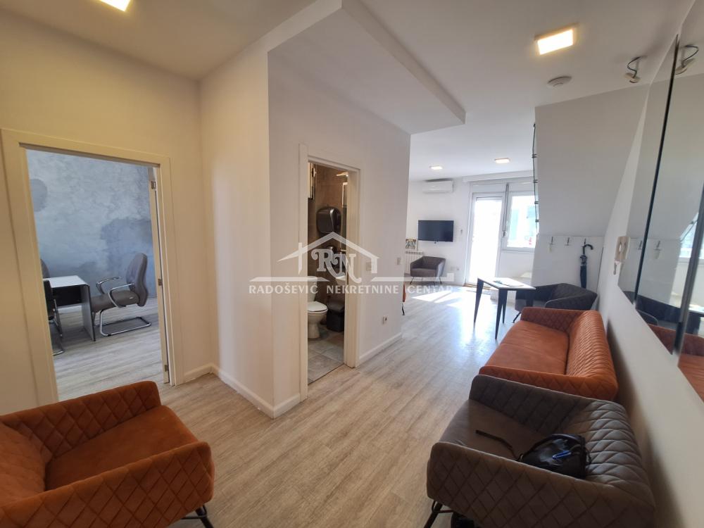 Slika 1 - Pećska, Četvoroiposoban stan na prodaju, 118m2, 349.000€