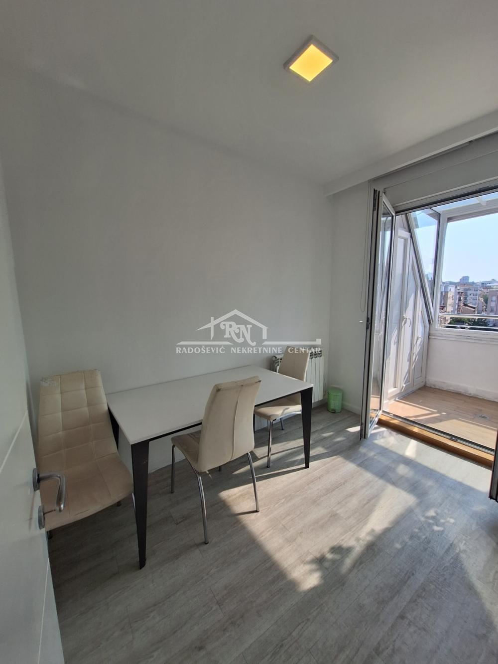 Slika 2 - Pećska, Četvoroiposoban stan na prodaju, 118m2, 349.000€