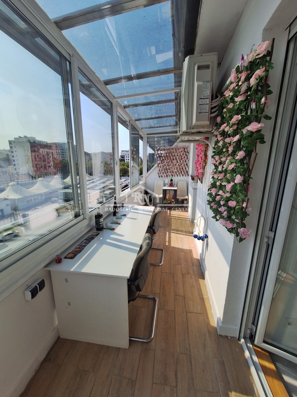 Slika 7 - Pećska, Četvoroiposoban stan na prodaju, 118m2, 349.000€