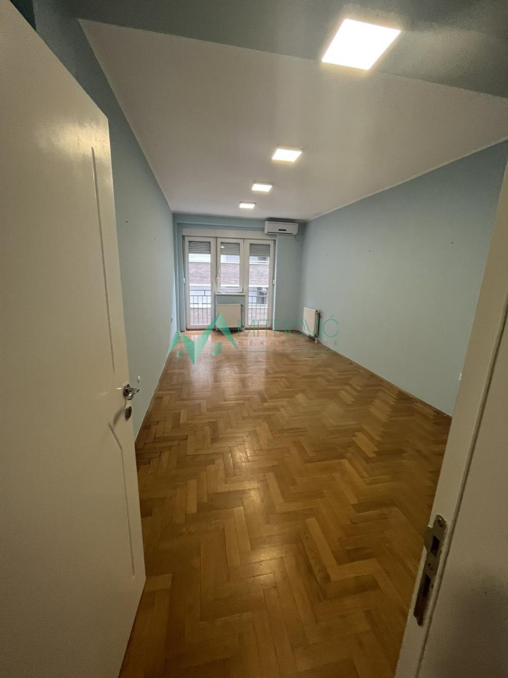 Glavna slika -Trosoban stan za izdavanje, 78m2, 800€