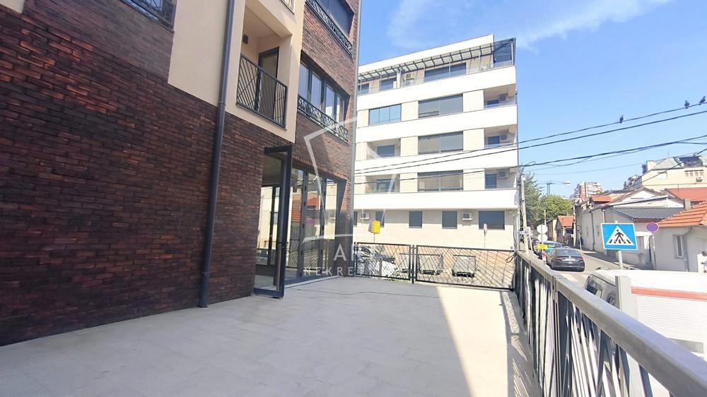 Slika 1 - Cerska,  Lokal za izdavanje, 164m2, 10.000€