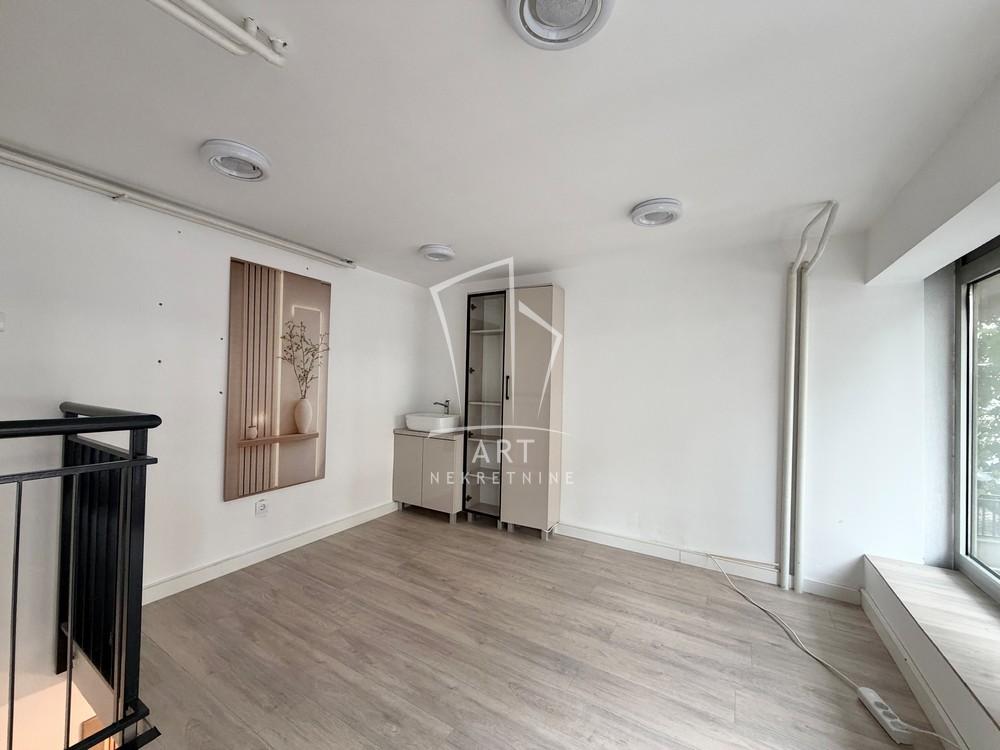 Slika 9 - Gospodara Vučića,  Lokal na prodaju, 108m2, 295.000€