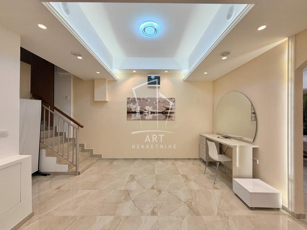 Slika 2 - Gospodara Vučića,  Lokal na prodaju, 108m2, 295.000€