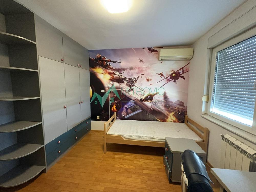 Slika 9 - Četvoroiposoban stan za izdavanje, 126m2, 1.200€