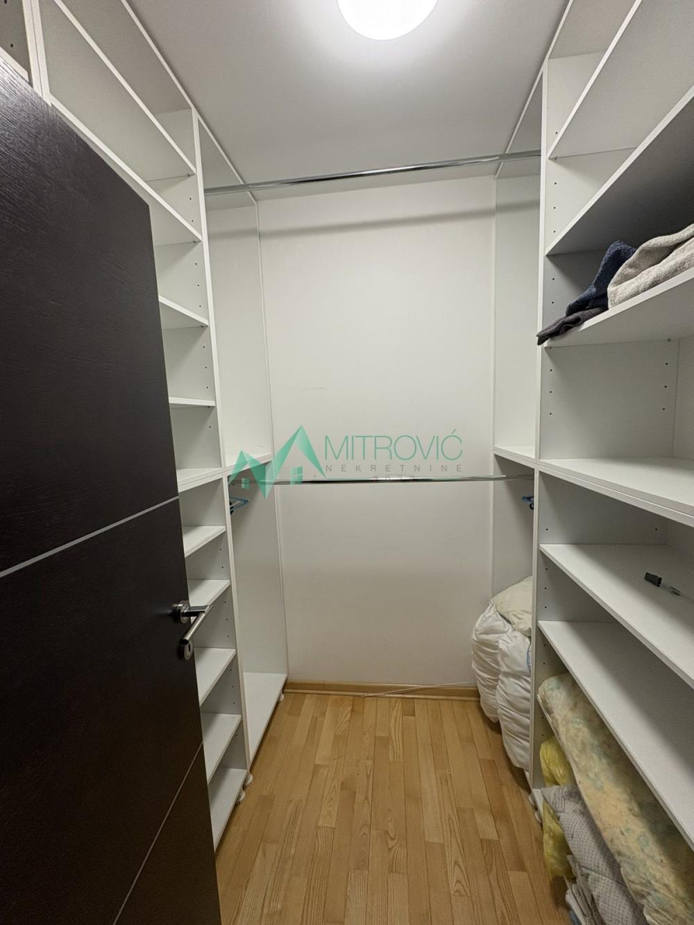 Slika 6 - Četvoroiposoban stan za izdavanje, 126m2, 1.200€