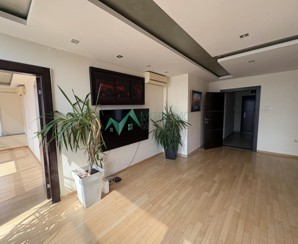 Slika 1 - Četvoroiposoban stan za izdavanje, 126m2, 1.200€