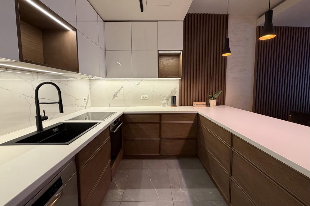 Slika 5 - Nevesinjska, Trosoban stan za izdavanje, 100m2, 2.300€