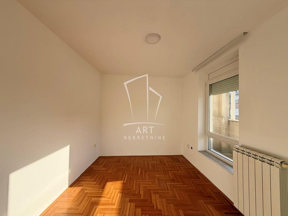 Slika 2 - Dimitrija Tucovića, Trosoban stan za izdavanje, 70m2, 500€