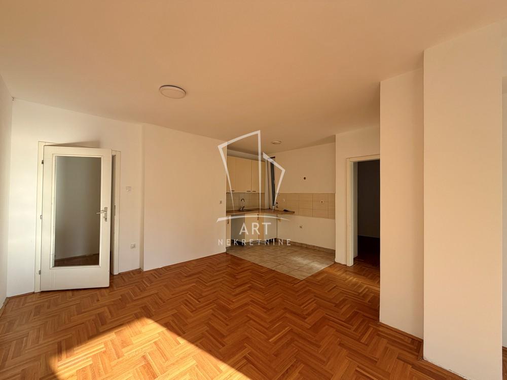Slika 3 - Dimitrija Tucovića, Trosoban stan za izdavanje, 70m2, 500€