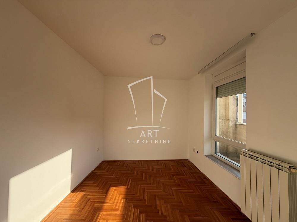 Slika 7 - Dimitrija Tucovića, Trosoban stan za izdavanje, 70m2, 500€