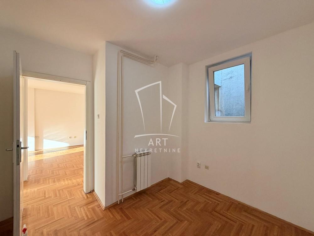 Slika 6 - Dimitrija Tucovića, Trosoban stan za izdavanje, 70m2, 500€