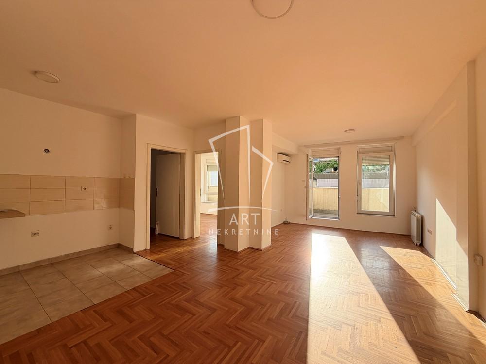 Glavna slika -Dimitrija Tucovića, Trosoban stan za izdavanje, 70m2, 500€