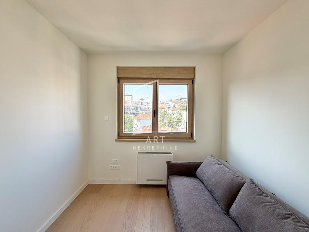 Slika 10 - Južni Bulevar, Četvorosoban stan za izdavanje, 103m2, 2.000€
