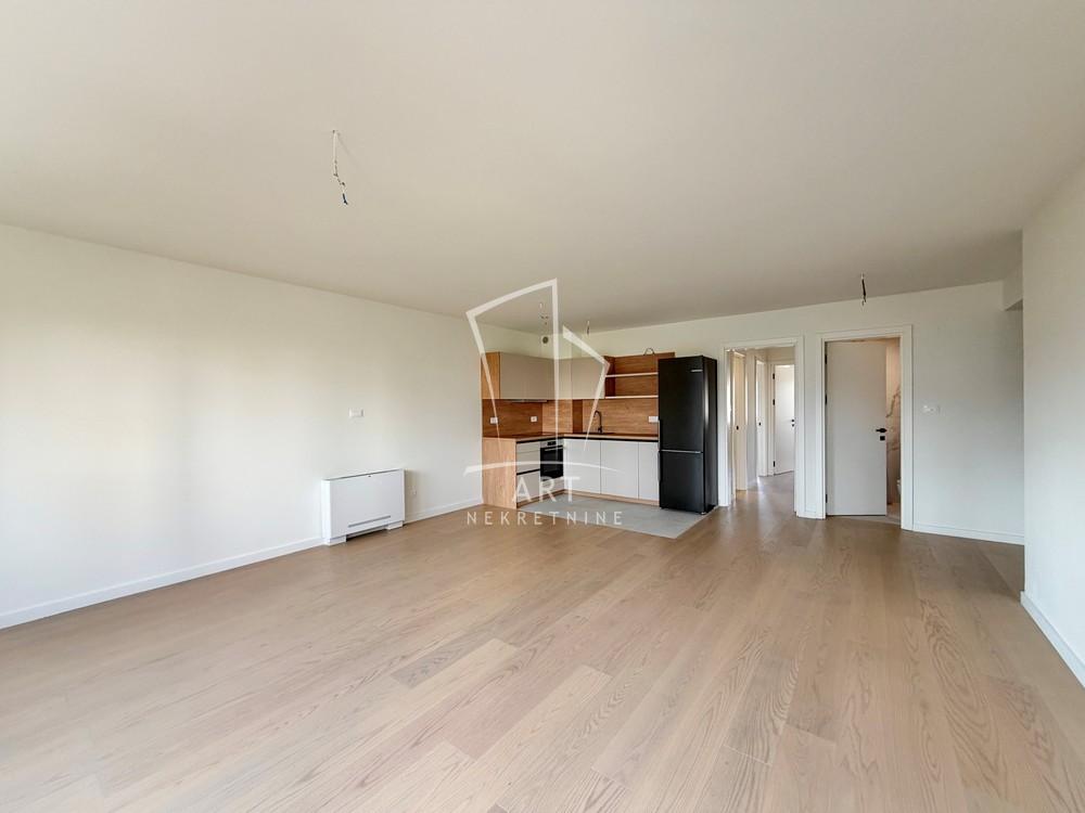 Slika 2 - Južni Bulevar, Četvorosoban stan za izdavanje, 103m2, 2.000€