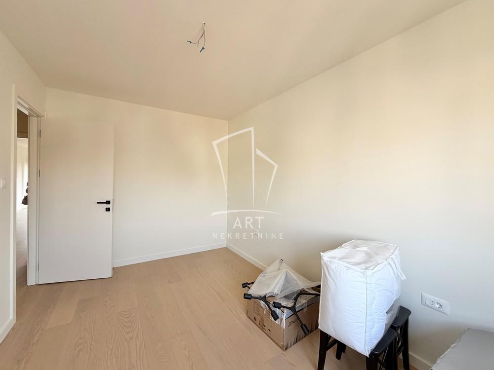 Slika 6 - Južni Bulevar, Četvorosoban stan za izdavanje, 103m2, 2.000€