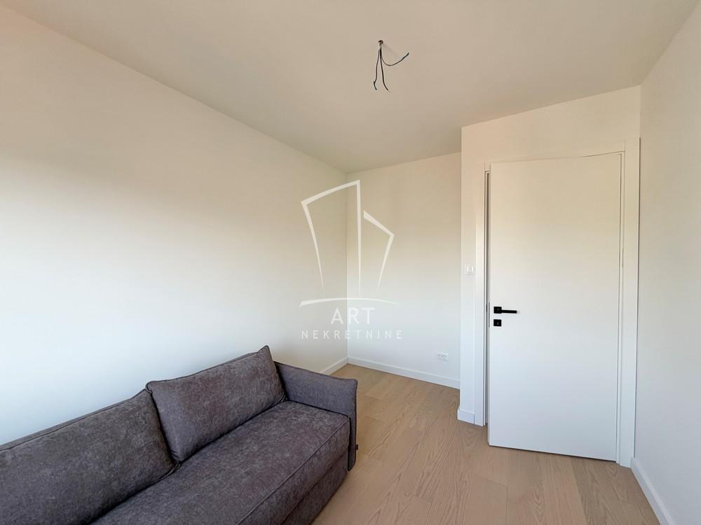 Slika 5 - Južni Bulevar, Četvorosoban stan za izdavanje, 103m2, 2.000€