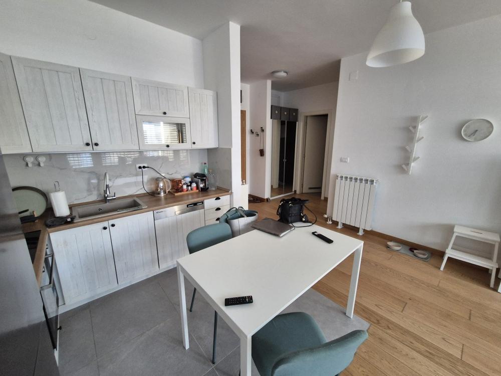 Slika 2 - Tadije Sondermajera, Trosoban stan za izdavanje, 73m2, 1.300€