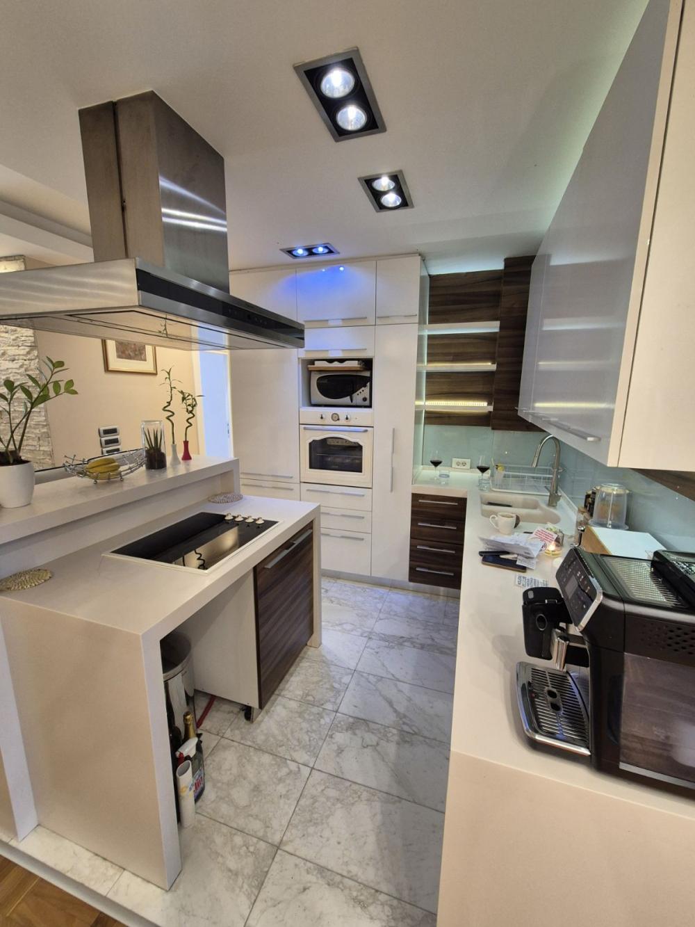 Slika 4 - Matije Vukovića, Petosoban stan za izdavanje, 140m2, 2.000€