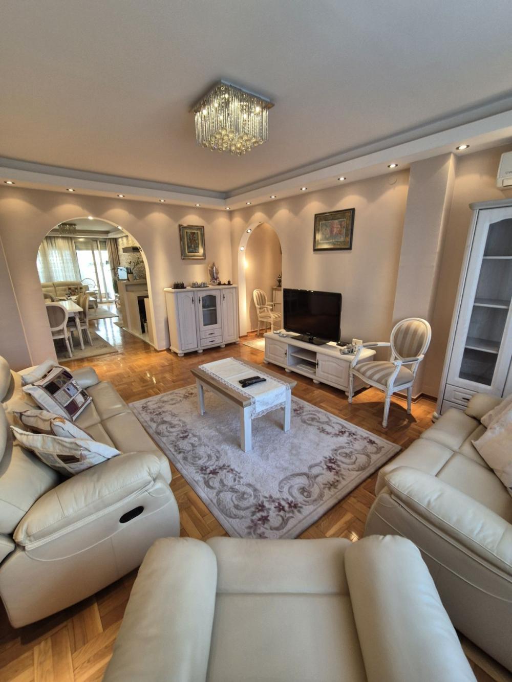 Slika 9 - Matije Vukovića, Petosoban stan za izdavanje, 140m2, 2.000€