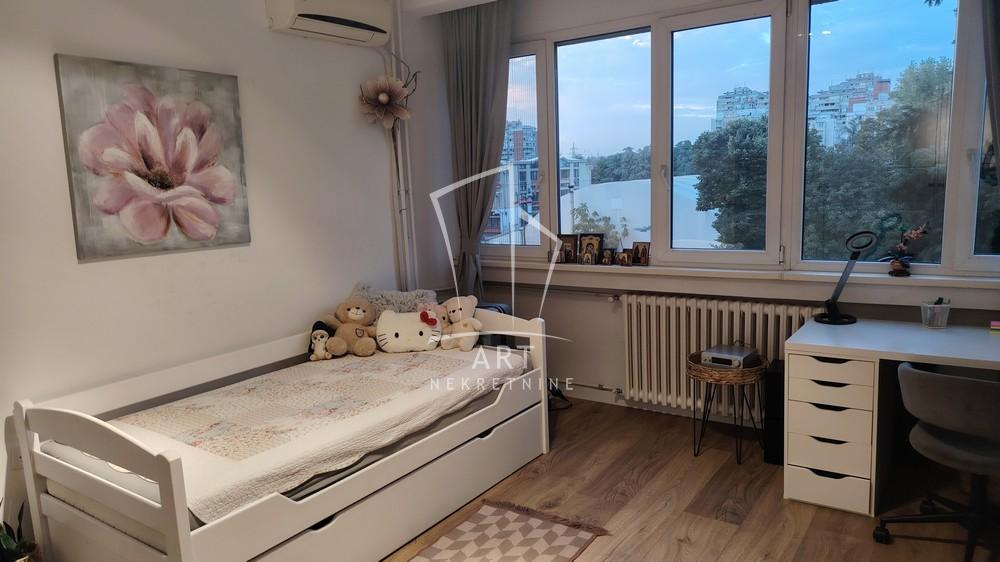 Slika 8 - Omladinskih brigada, Troiposoban stan za izdavanje, 77m2, 1.200€