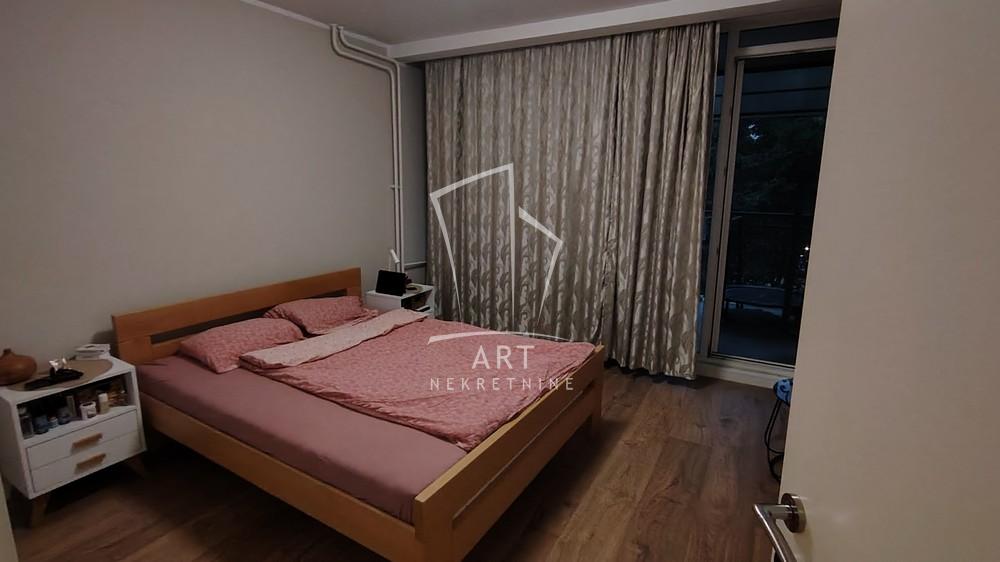 Slika 6 - Omladinskih brigada, Troiposoban stan za izdavanje, 77m2, 1.200€