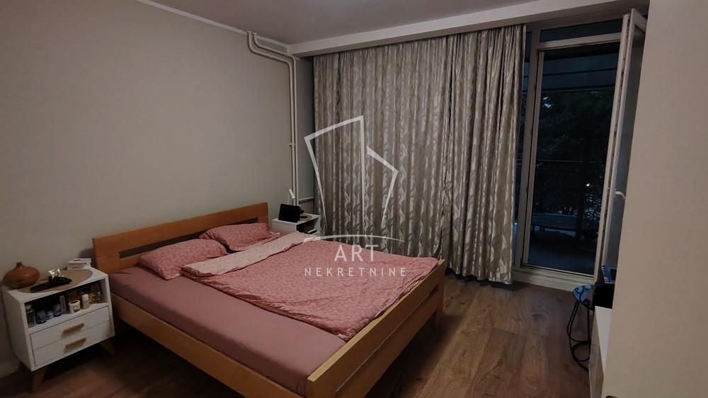 Slika 7 - Omladinskih brigada, Troiposoban stan za izdavanje, 77m2, 1.200€