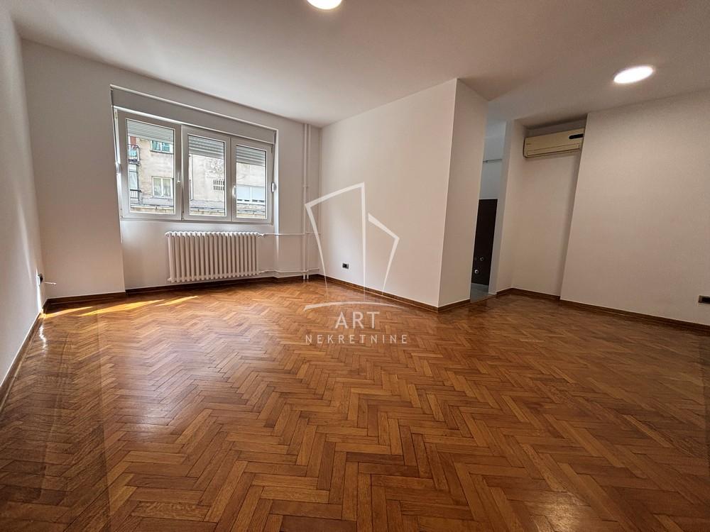 Slika 4 - Kičevska, Trosoban stan za izdavanje, 63m2, 850€