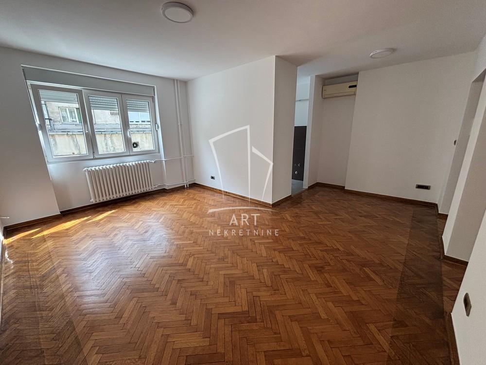 Glavna slika -Kičevska, Trosoban stan za izdavanje, 63m2, 850€