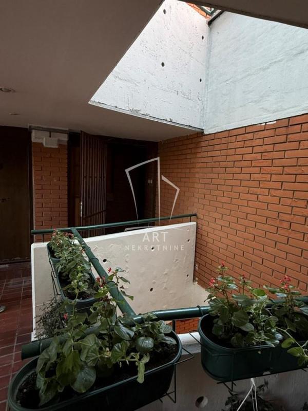 Slika 2 - Baštovanska, Četvorosoban stan na prodaju, 87m2, 243.000€