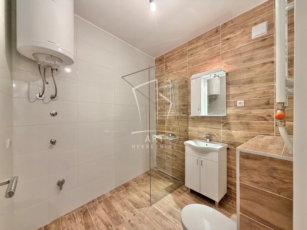Slika 10 - Banjska, Trosoban stan na prodaju, 62m2, 305.500€