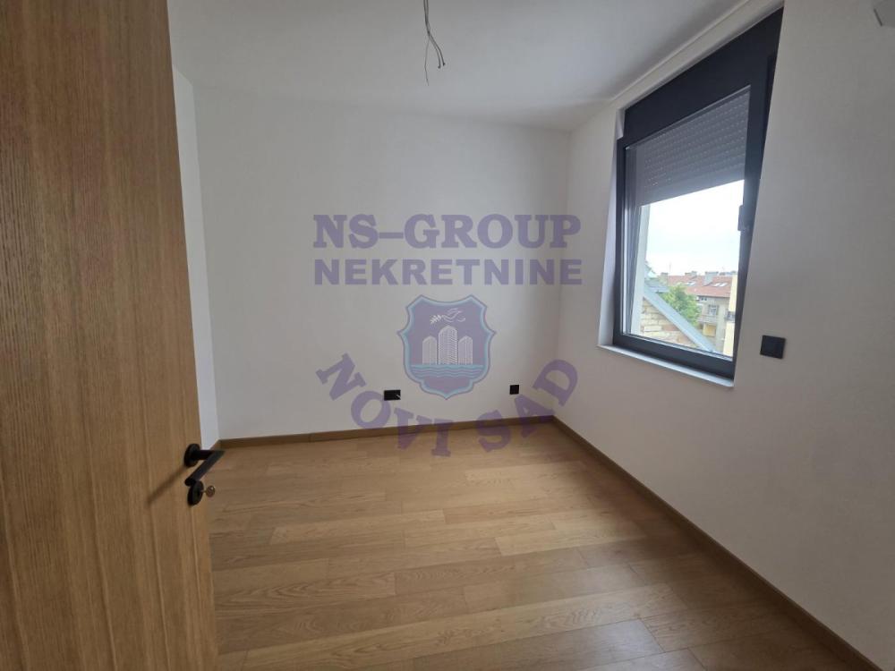 Slika 5 - Četvoroiposoban stan na prodaju, 242m2, 607.700€