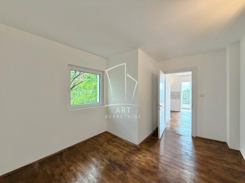 Slika 11 - Hajduk Veljka 3. deo,  Kuća na prodaju, 62m2, 160.000€